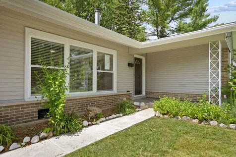 1060 Warwick Lane Elk Grove Village IL 60007