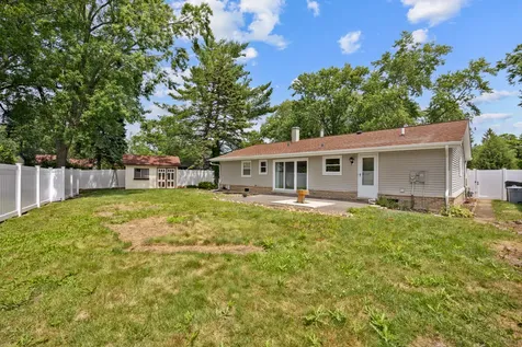 1060 Warwick Lane Elk Grove Village IL 60007