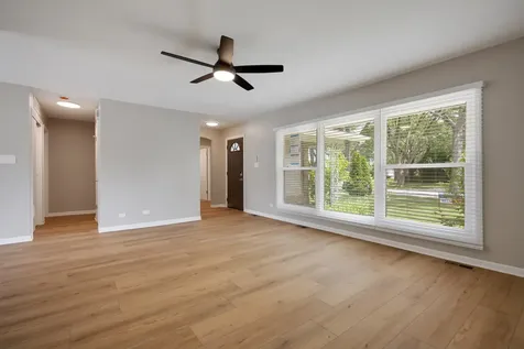 1060 Warwick Lane Elk Grove Village IL 60007