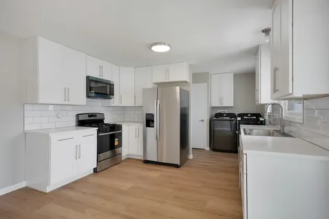 1060 Warwick Lane Elk Grove Village IL 60007
