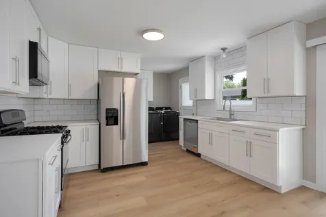 1060 Warwick Lane Elk Grove Village IL 60007