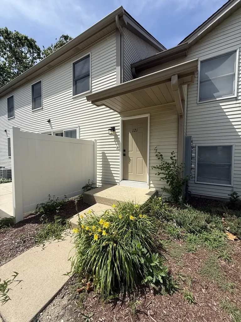 121 Spuhler Drive Batavia IL 60510