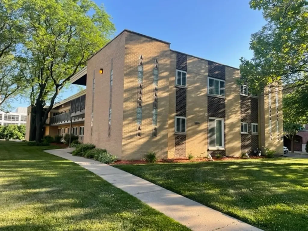1019 Peterson Avenue Park Ridge IL 60068