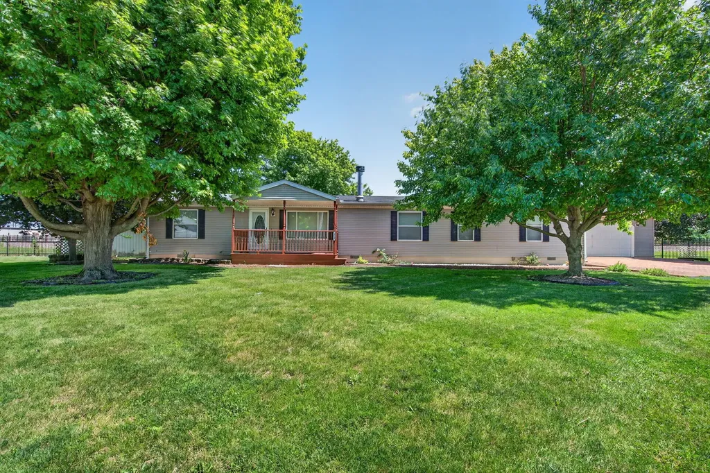 414 North Pine Street Gardner IL 60424