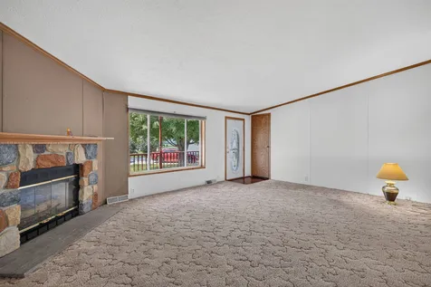 414 North Pine Street Gardner IL 60424