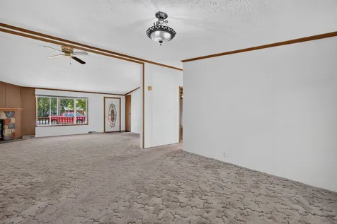 414 North Pine Street Gardner IL 60424