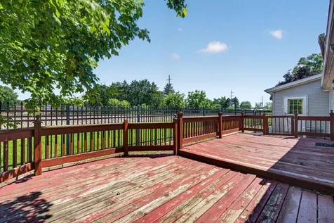 414 North Pine Street Gardner IL 60424