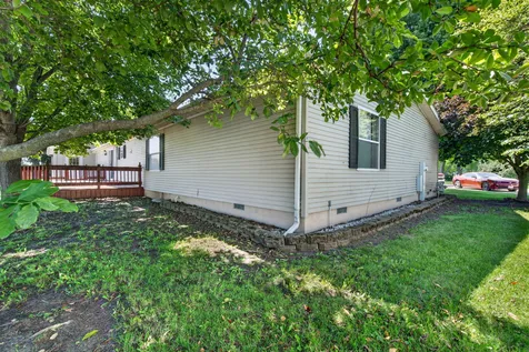 414 North Pine Street Gardner IL 60424