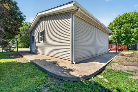 414 North Pine Street Gardner IL 60424