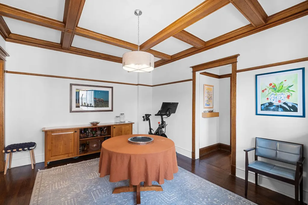3749 North Pine Grove Avenue Chicago IL 60613