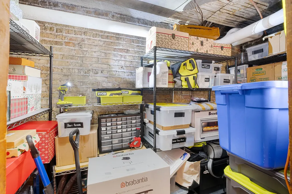 3749 North Pine Grove Avenue Chicago IL 60613