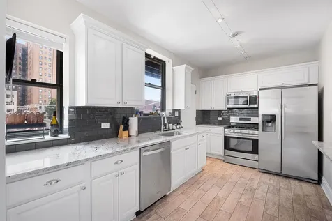 3749 North Pine Grove Avenue Chicago IL 60613