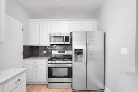 3749 North Pine Grove Avenue Chicago IL 60613