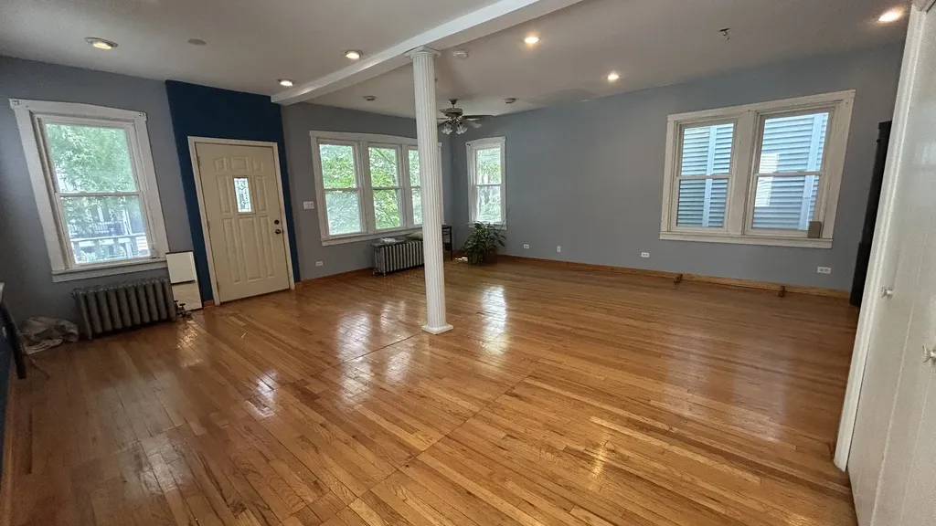 4136 North Bell Avenue Chicago IL 60618