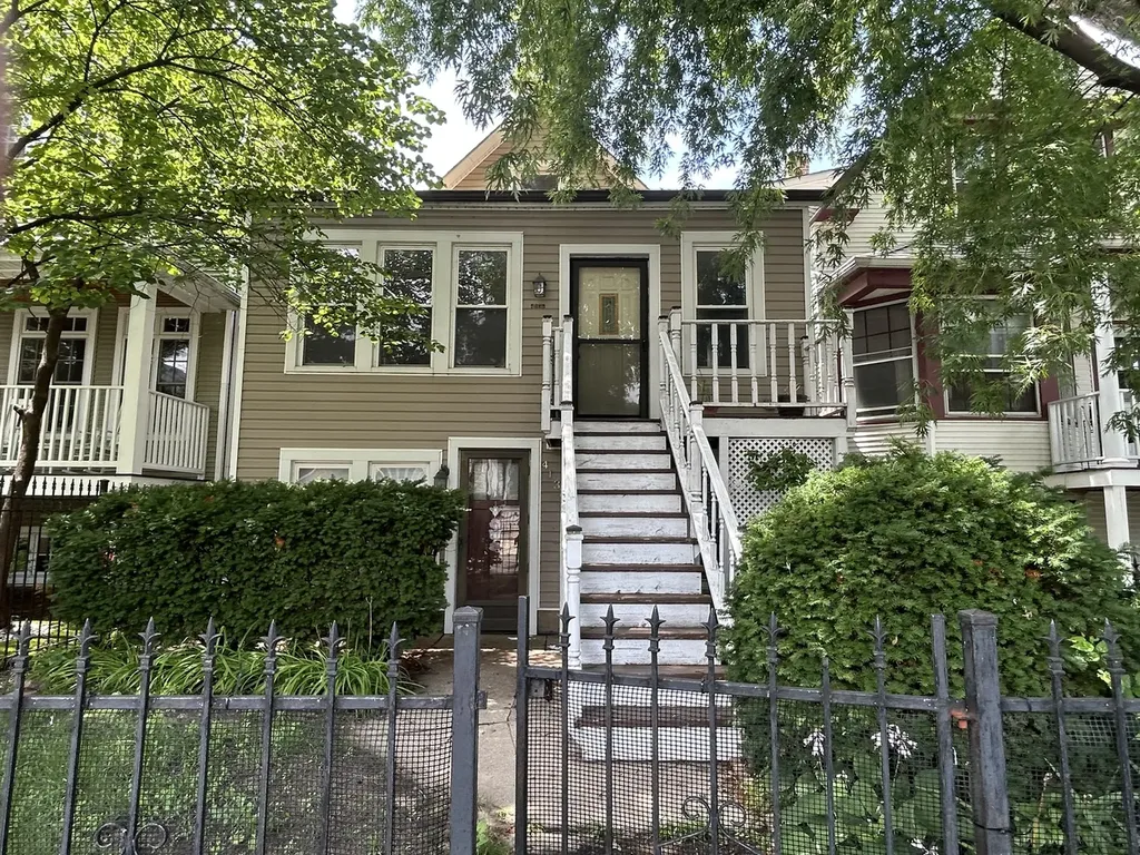 4136 North Bell Avenue Chicago IL 60618