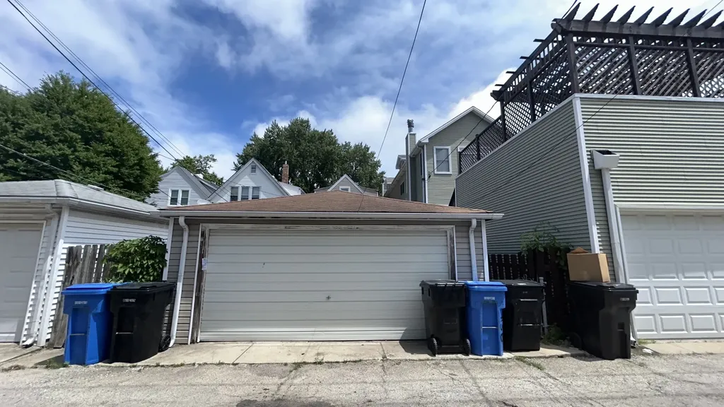 4136 North Bell Avenue Chicago IL 60618
