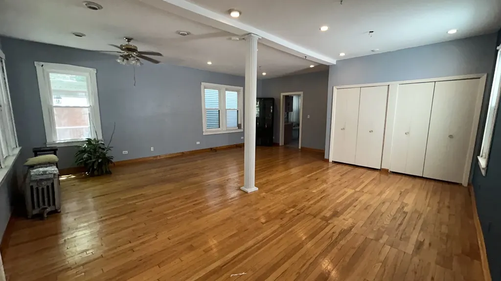 4136 North Bell Avenue Chicago IL 60618