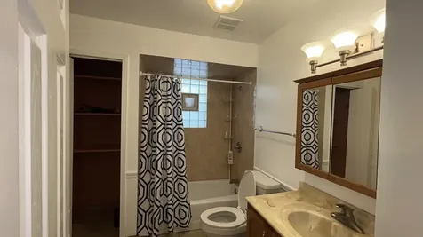 4136 North Bell Avenue Chicago IL 60618