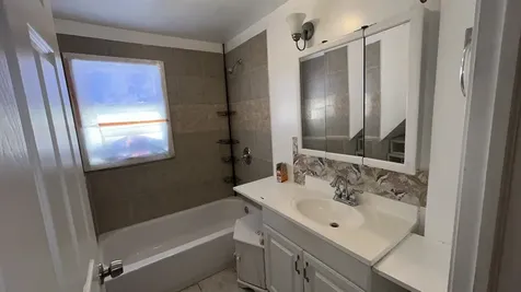 4136 North Bell Avenue Chicago IL 60618