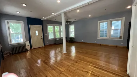 4136 North Bell Avenue Chicago IL 60618