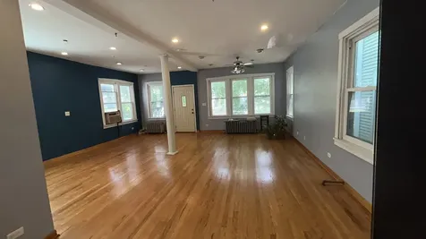 4136 North Bell Avenue Chicago IL 60618