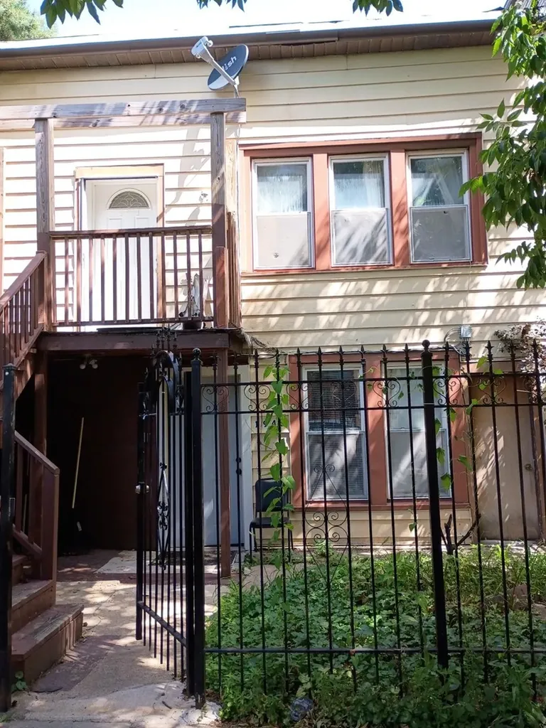 1940 West Huron Street Chicago IL 60622