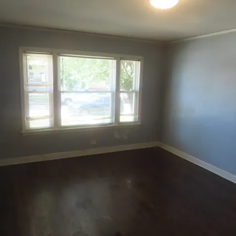 10549 South Indiana Avenue Chicago IL 60628