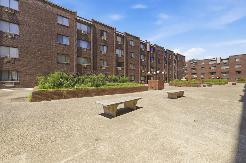 4623 North Chester Avenue Chicago IL 60656