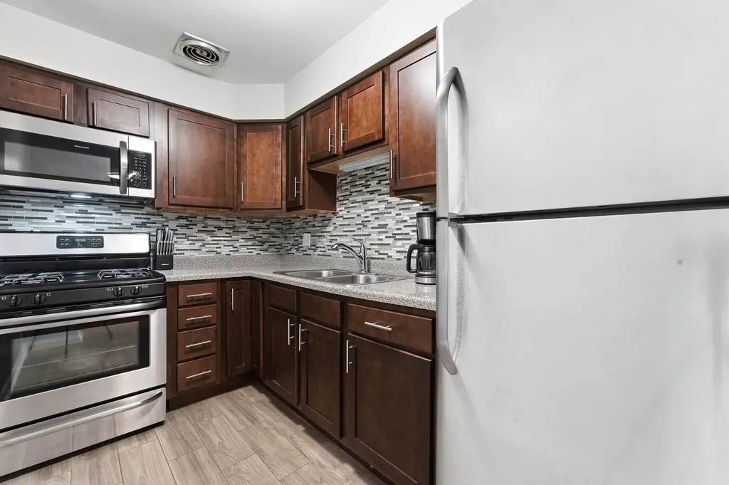 4623 North Chester Avenue Chicago IL 60656