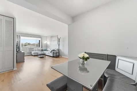 4623 North Chester Avenue Chicago IL 60656