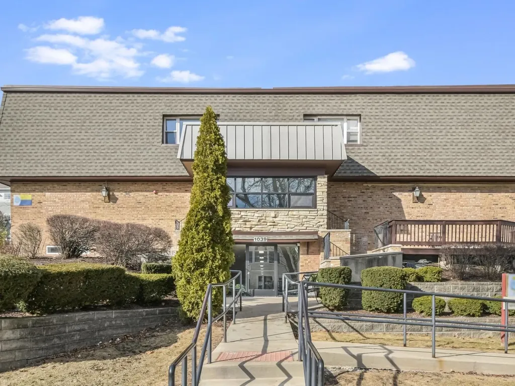 1039 College Avenue Wheaton IL 60187