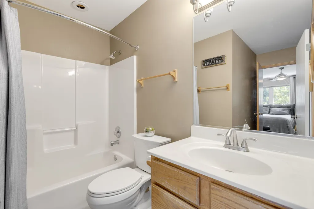 363 Aaron Lane Bolingbrook IL 60440