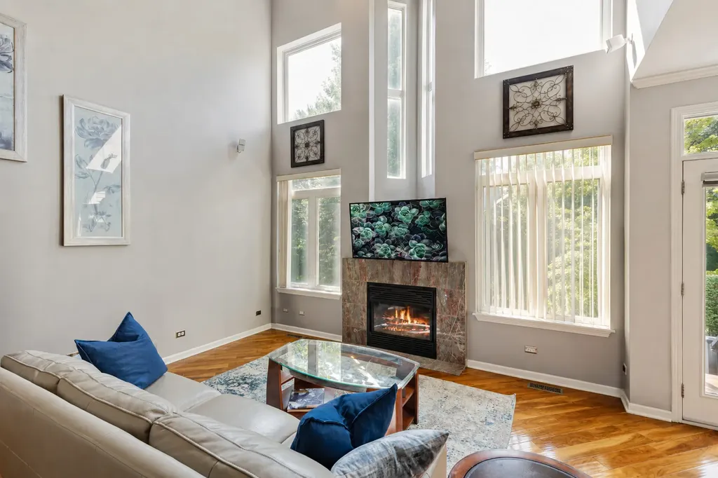 363 Aaron Lane Bolingbrook IL 60440