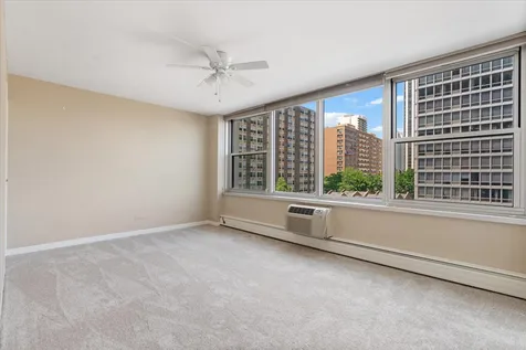 336 West Wellington Avenue Chicago IL 60657