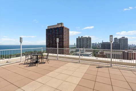 336 West Wellington Avenue Chicago IL 60657