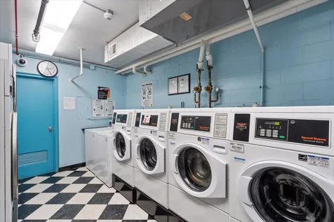 336 West Wellington Avenue Chicago IL 60657