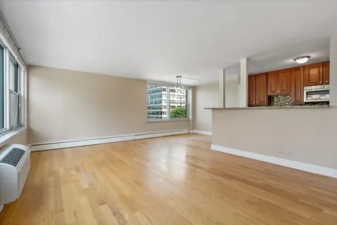 336 West Wellington Avenue Chicago IL 60657
