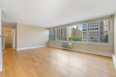 336 West Wellington Avenue Chicago IL 60657