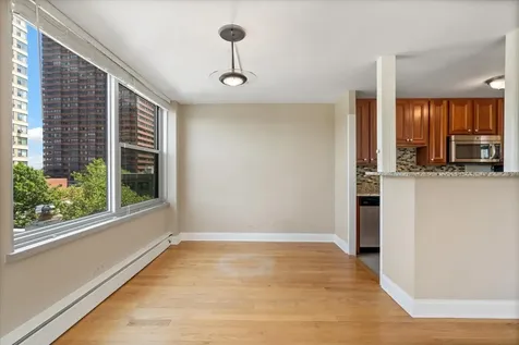 336 West Wellington Avenue Chicago IL 60657