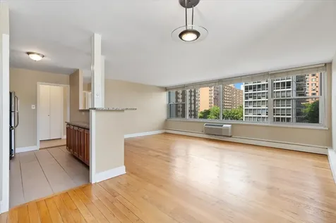 336 West Wellington Avenue Chicago IL 60657