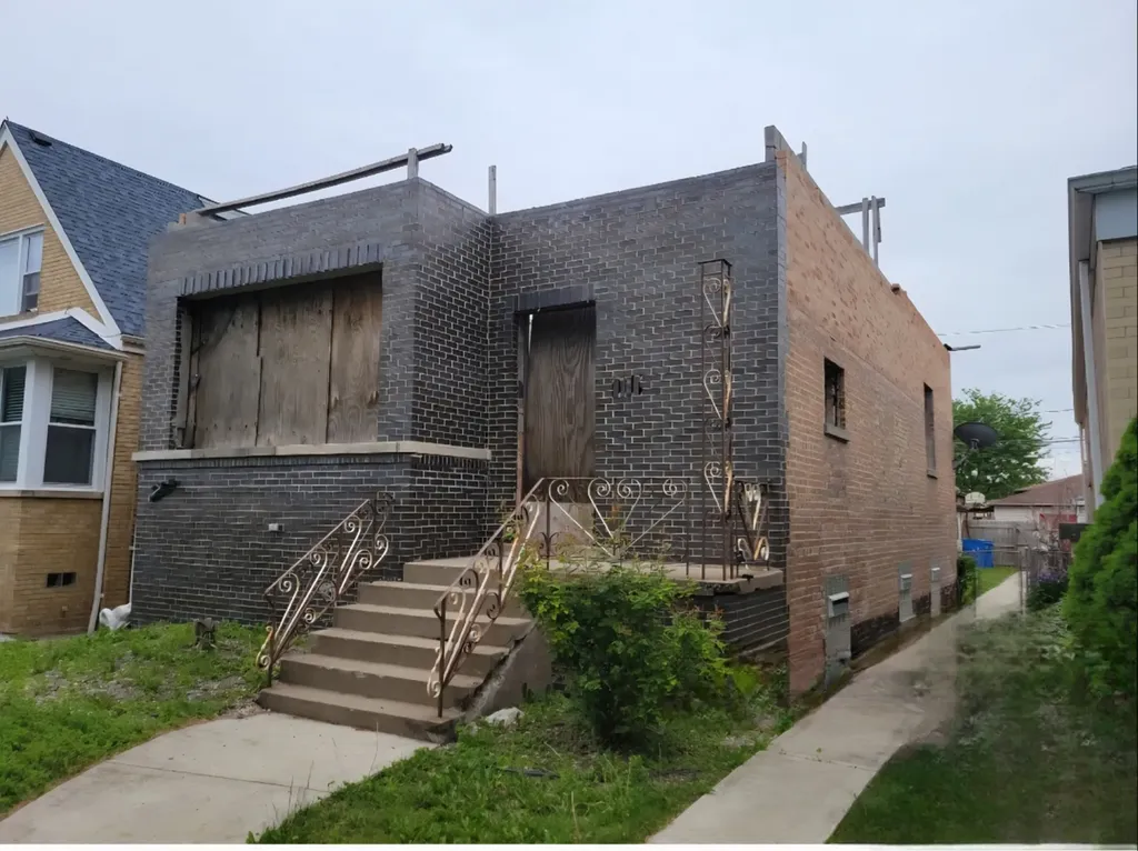 4637 South Kilpatrick Avenue Chicago IL 60632