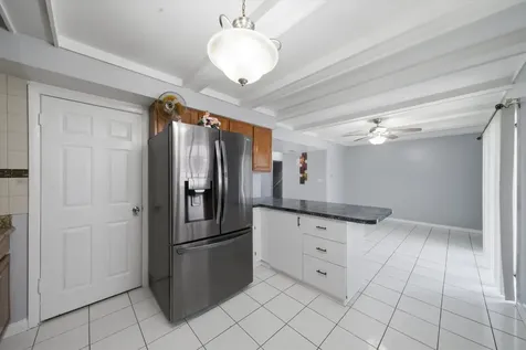 9005 Sherry Lane Des Plaines IL 60016