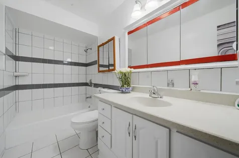 9005 Sherry Lane Des Plaines IL 60016