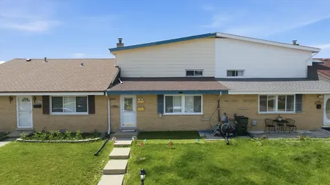 9005 Sherry Lane Des Plaines IL 60016