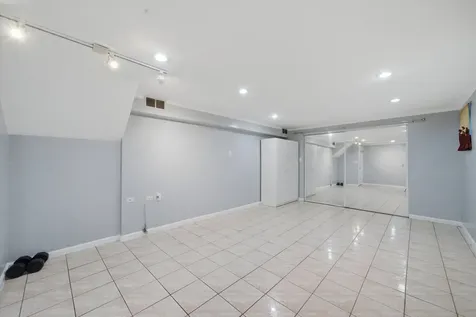 9005 Sherry Lane Des Plaines IL 60016