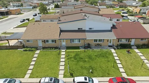 9005 Sherry Lane Des Plaines IL 60016