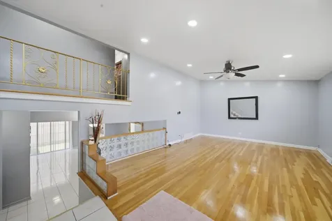 9005 Sherry Lane Des Plaines IL 60016