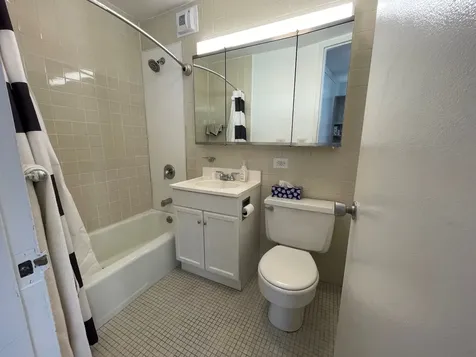 2626 North Lakeview Avenue Chicago IL 60614