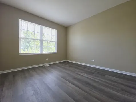 207 Springbrook Trail S Oswego IL 60543