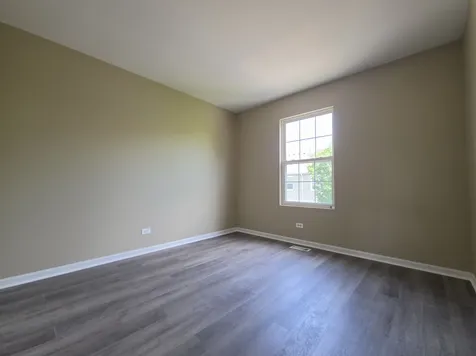 207 Springbrook Trail S Oswego IL 60543